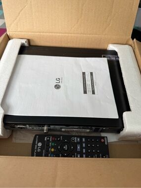 LG Blu-ray Disc / DVD Player Box - White and Red